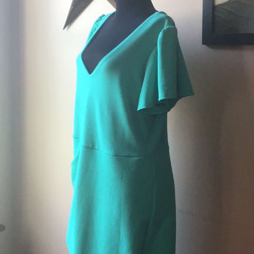 Pretty dress - Picture 2 of 5